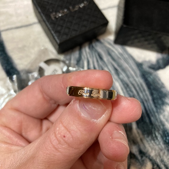 His and Hers ring set - Picture 2 of 5